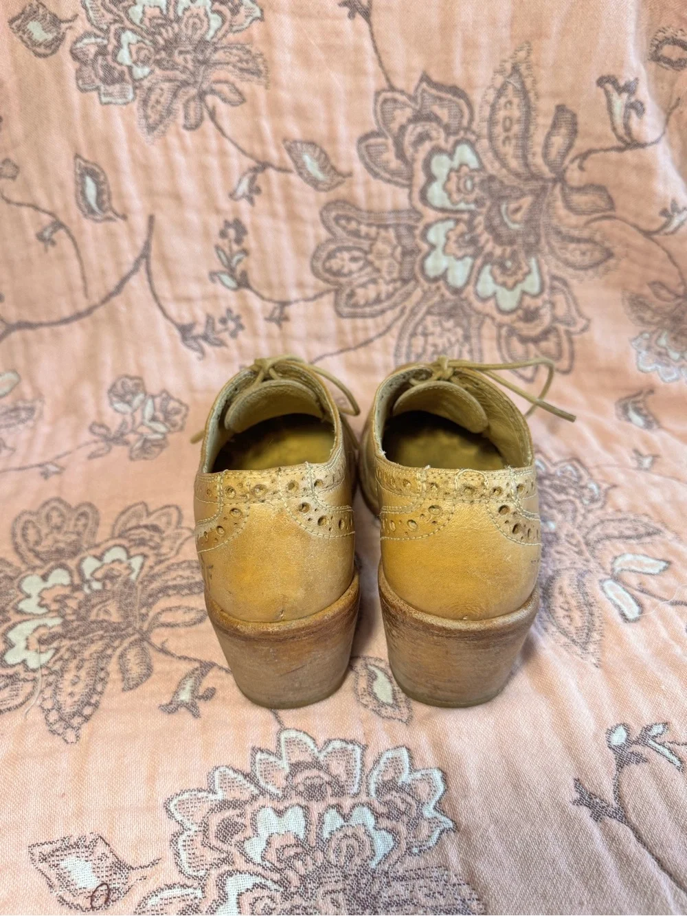FRYE Maggie Wingtip Oxford Heeled Shoes Tan Leather Brogue Block Heel 74500 6B